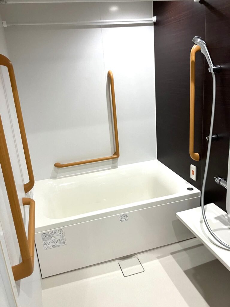 サービス付き高齢者向け住宅〈ココファン松戸六実〉の浴室　個浴